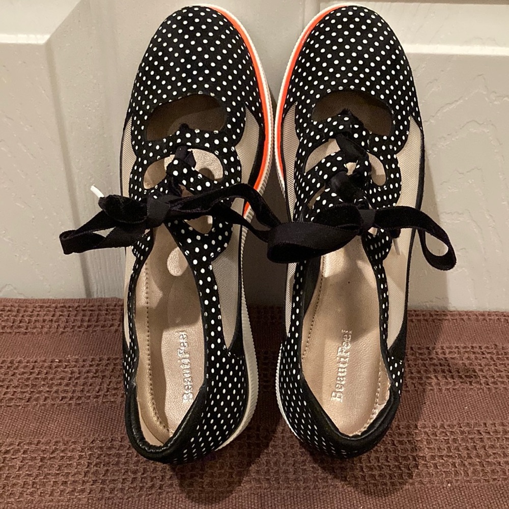 NWT Beautifeel shoes